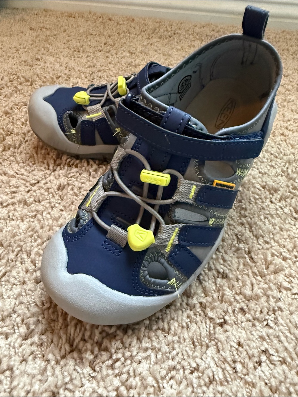 KEEN Kids Navy and Gray Closed-Toe Fast Drying Washable Shoes Sandals
